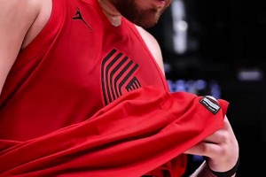 业内人士爆料：杨瀚森私下训练比克林根好太多，他实战还是紧张！